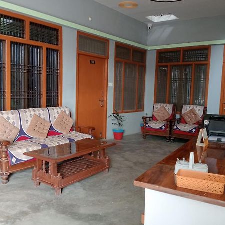 Harsh Home Stay Ayodhya Exteriör bild