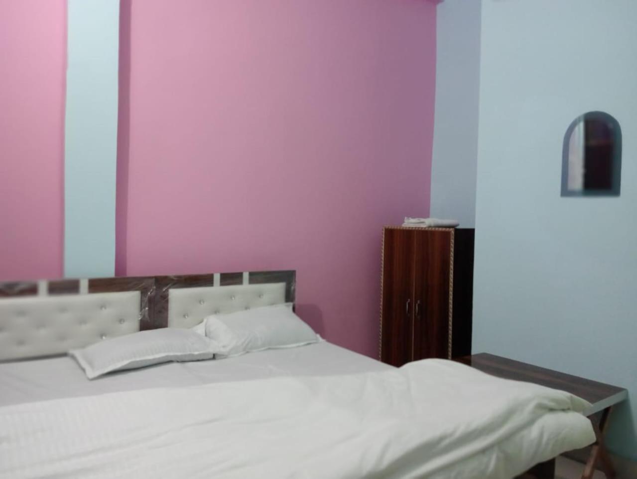 Harsh Home Stay Ayodhya Exteriör bild