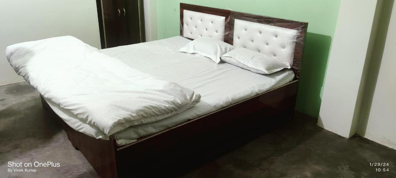Harsh Home Stay Ayodhya Exteriör bild