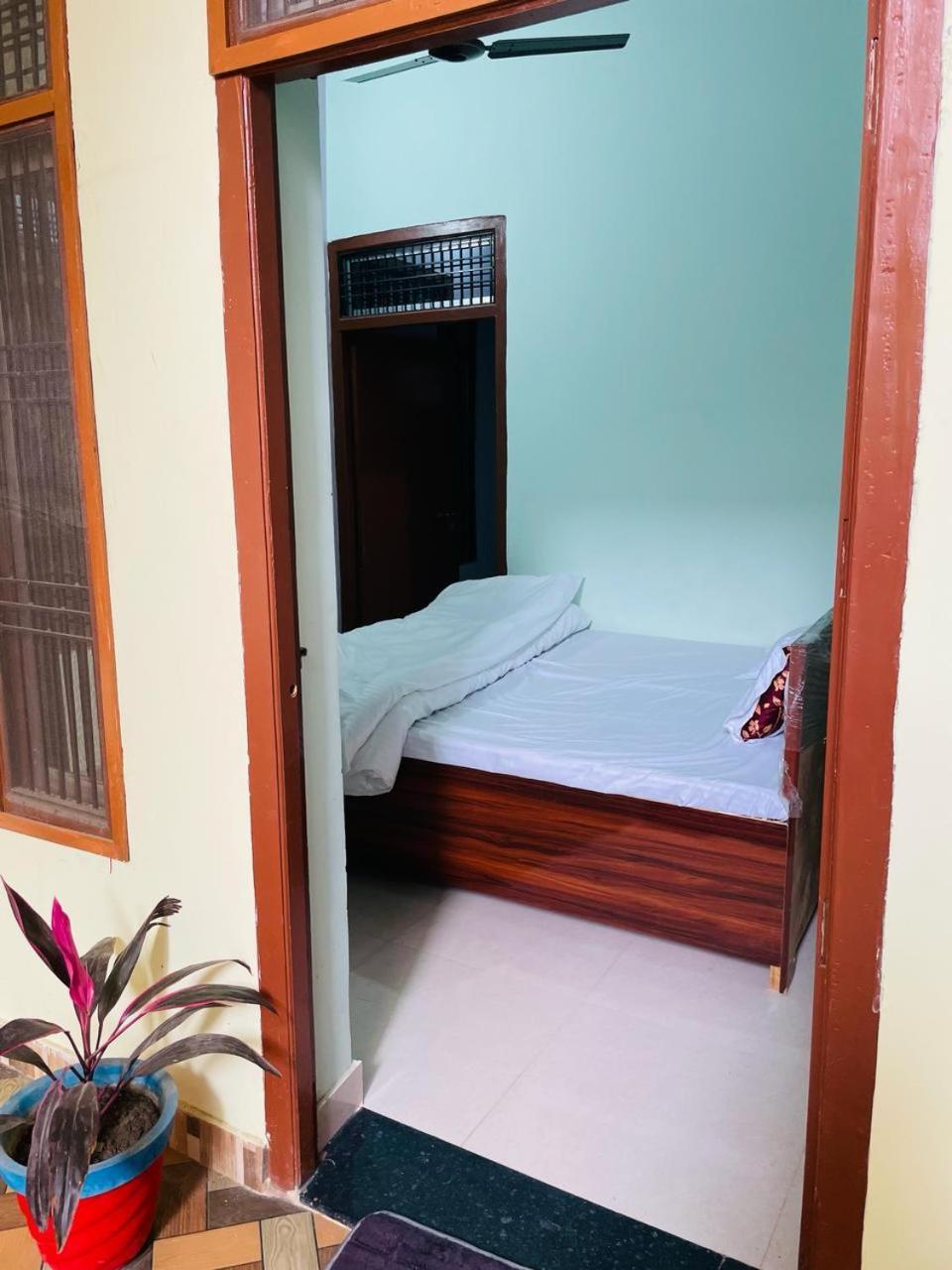 Harsh Home Stay Ayodhya Exteriör bild